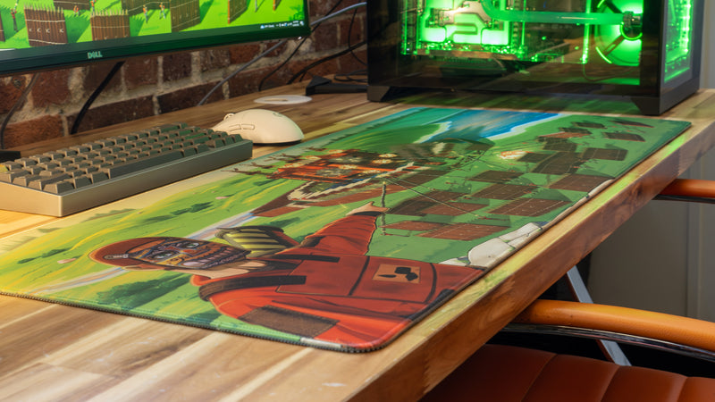 "War Never Changes" — Dinling Deskmat