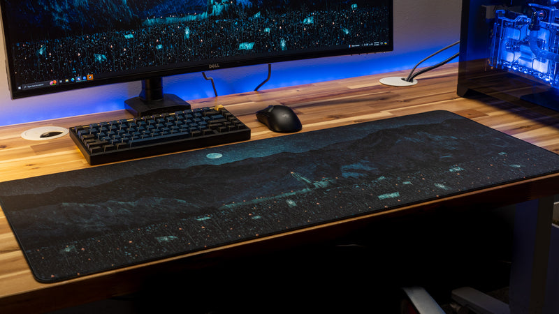 "Helms Deep" — Bellum Et Historia Deskmat