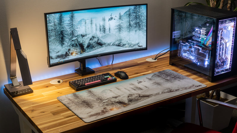 "Snowscape" — Tahliaaj Deskmat