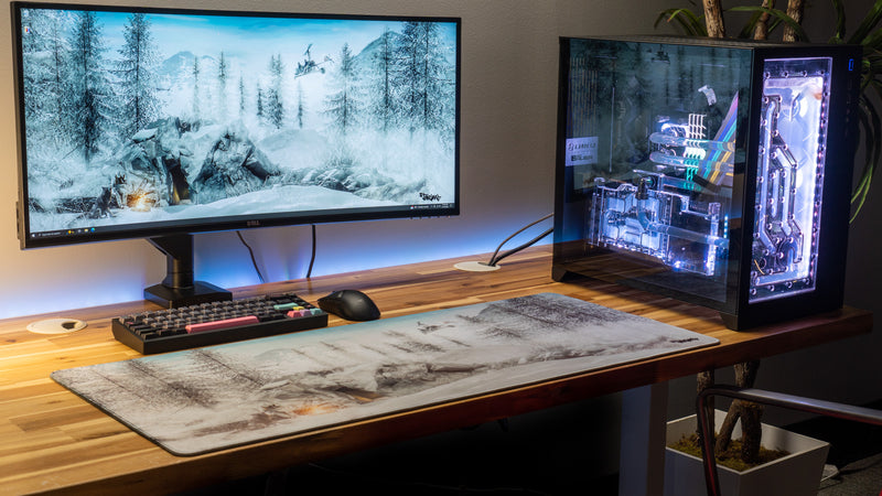 "Snowscape" — Tahliaaj Deskmat