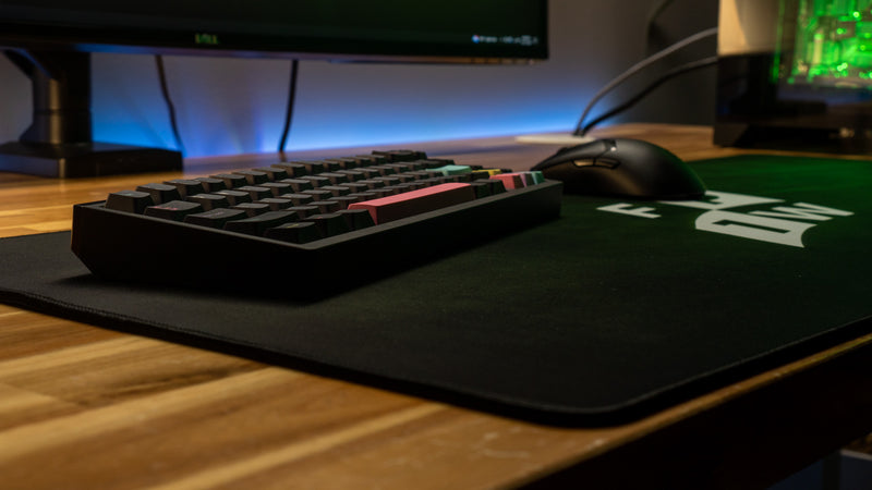 "Apex Grip" — FP1Will Deskmat