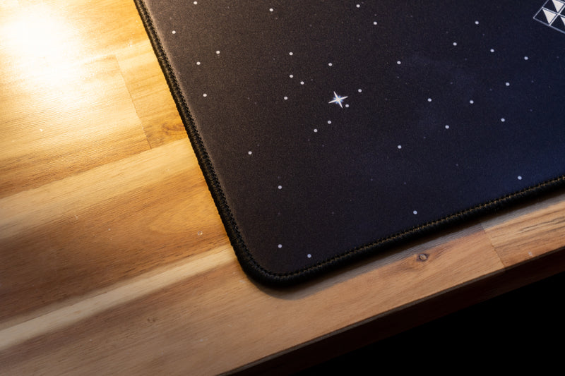 "uhSnow" — Signature Deskmat